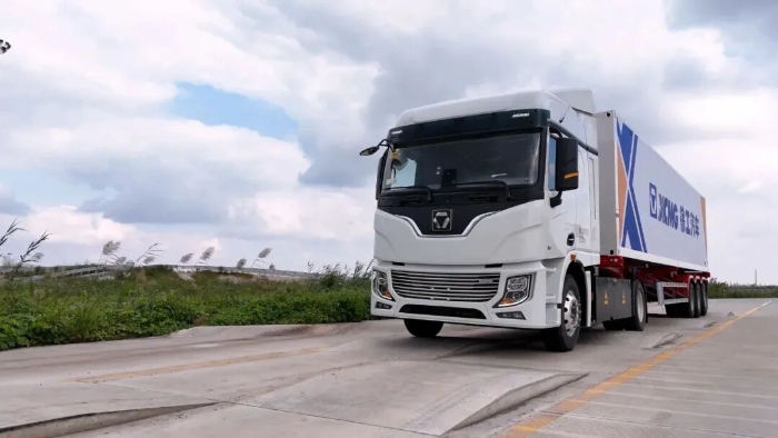 “双11”呼唤“当日达”！pp电子4&times;2底充牵引车助力物流运输！