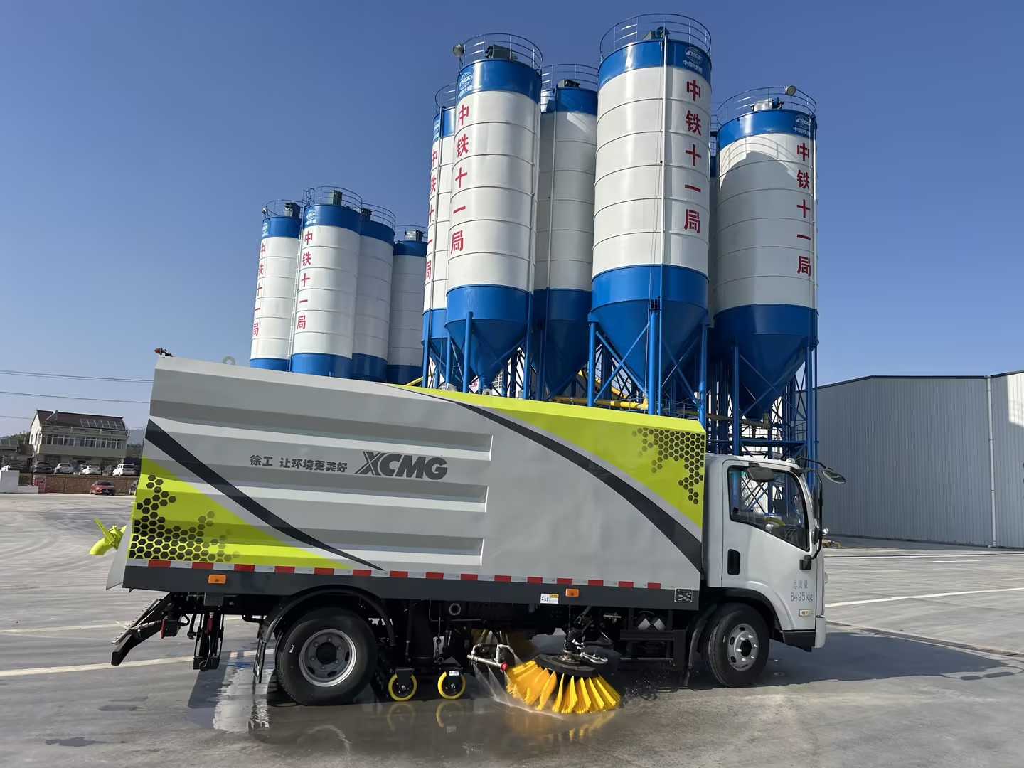 pp电子8吨洗扫车“上岗”，助力合肥环境更美好